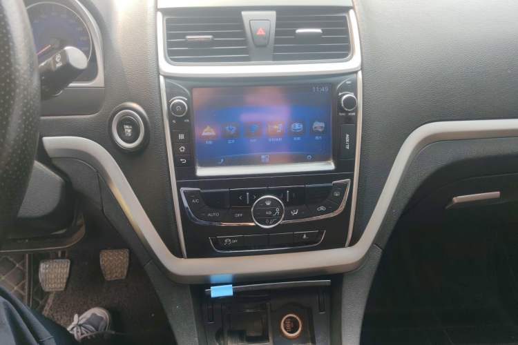 Used Geely Auto Emgrand 2016 Hatchback RS 1.5L Manual - Upward Edition Audio And AC Panel