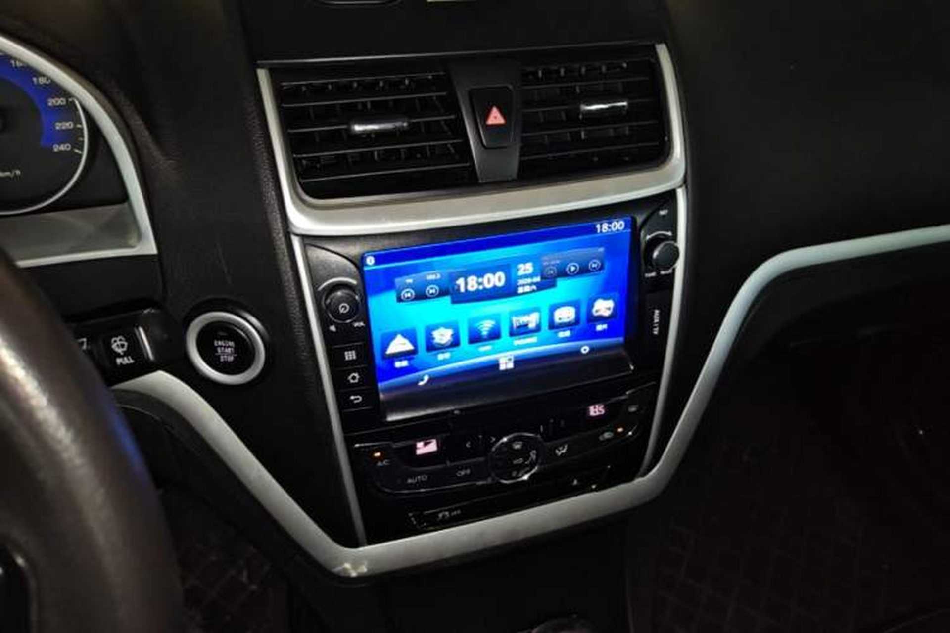 Used Geely Auto Emgrand 2016 Hatchback RS 1.3T CVT Top-Tier Version Audio And AC Panel