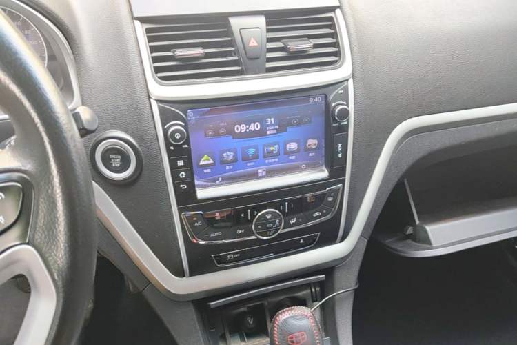 Used Geely Auto Emgrand 2016 Hatchback RS 1.5L CVT Upward Edition Audio And AC Panel