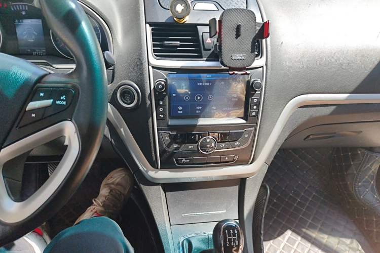 Used Geely Auto Emgrand 2016 Sedan 1.5L Manual Upward Edition Audio And AC Panel