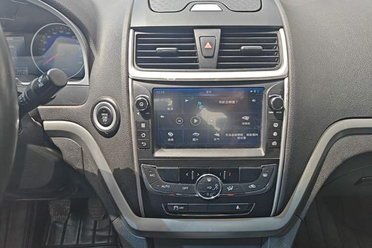 Used Geely Auto Emgrand 2016 Sedan 1.5L Manual Upward Edition Audio And AC Panel