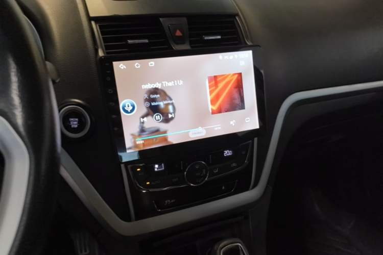 Used Geely Auto Emgrand 2016 Sedan 1.5L CVT Upward Version Audio And AC Panel