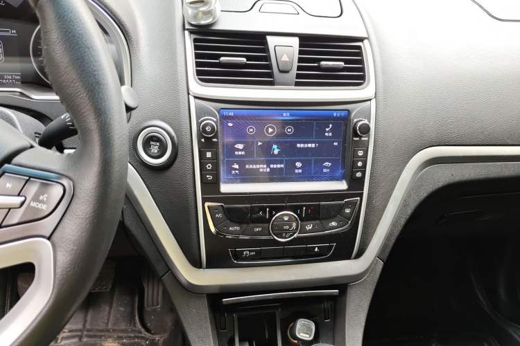 Used Geely Auto Emgrand 2016 Sedan 1.5L Manual Upward Edition Audio And AC Panel