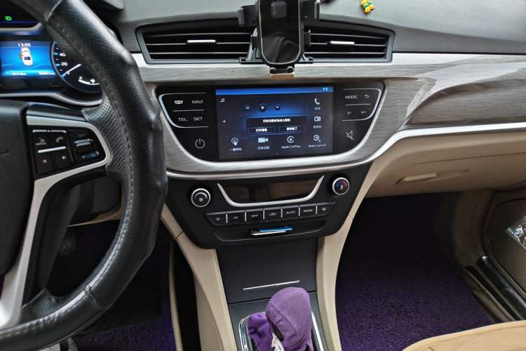 Used Geely Auto Emgrand 2016 Sedan 1.5L Manual Luxury Model Audio And AC Panel