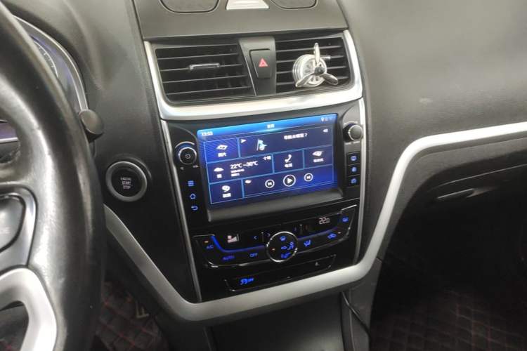 Used Geely Auto Emgrand 2016 Sedan 1.5L Manual Upward Edition Audio And AC Panel