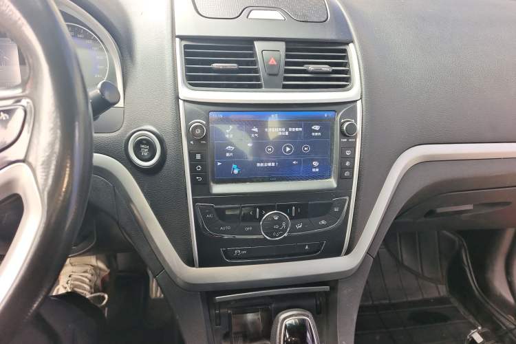 Used Geely Auto Emgrand 2016 Sedan 1.5L CVT Upward Version Audio And AC Panel