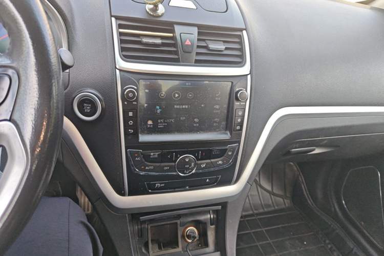 Used Geely Auto Emgrand 2016 Sedan 1.5L Manual Upward Edition Audio And AC Panel