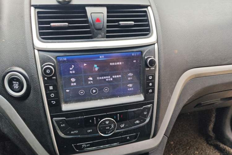 Used Geely Auto Emgrand 2016 Sedan 1.5L Manual Upward Edition Audio And AC Panel