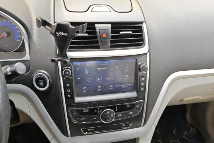 Used Geely Auto Emgrand 2016 Sedan 1.5L Manual Luxury Model Audio And AC Panel