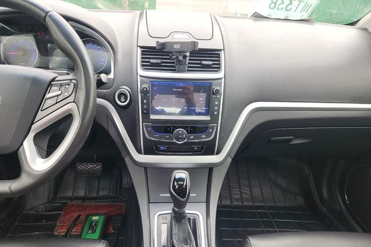 Used Geely Auto Emgrand 2016 Sedan 1.3T CVT Upward Edition Audio And AC Panel