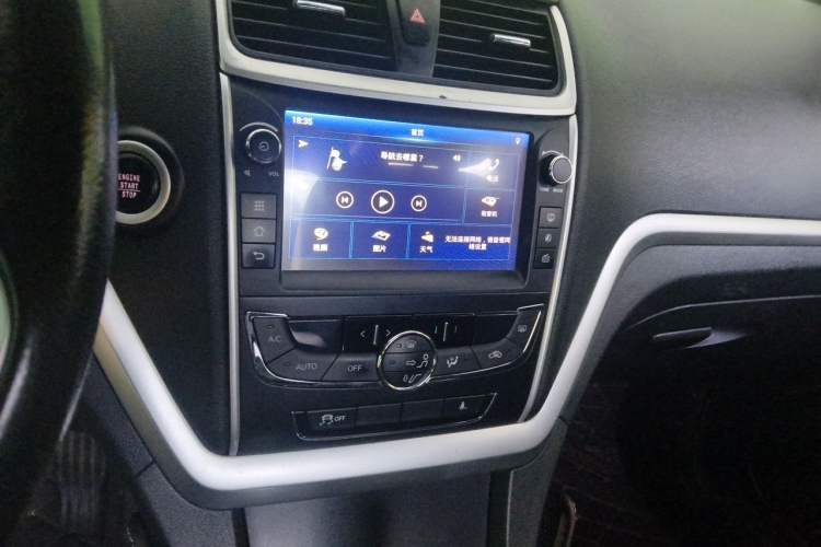 Used Geely Auto Emgrand 2016 Sedan 1.5L Manual Upward Edition Audio And AC Panel