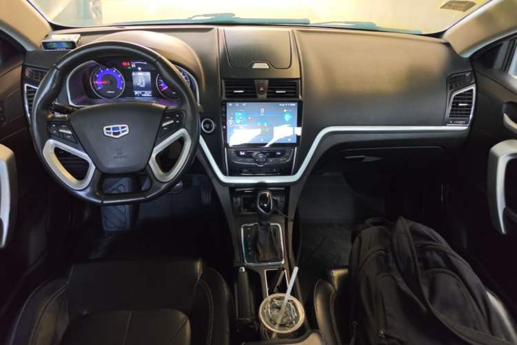 Used Geely Auto Emgrand 2016 Sedan 1.5L CVT Upward Version Center Console