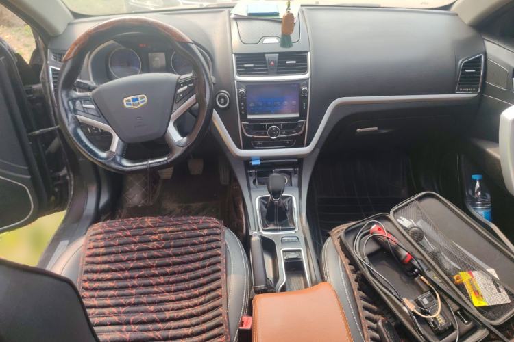 Used Geely Auto Emgrand 2016 Hatchback RS 1.5L Manual - Upward Edition Center Console