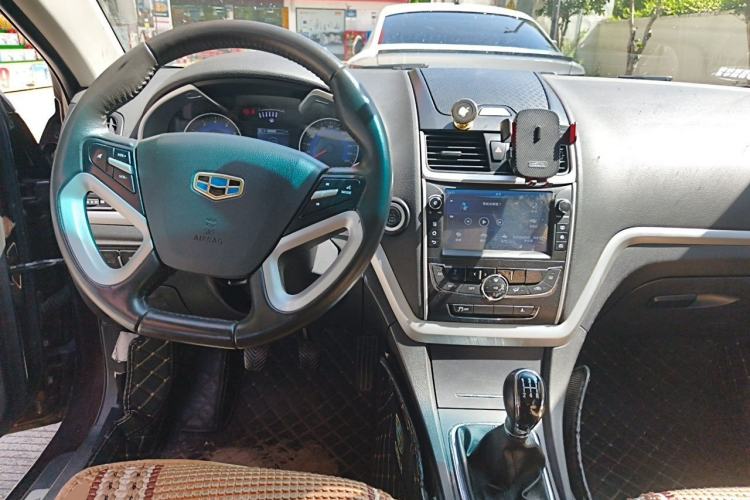 Used Geely Auto Emgrand 2016 Sedan 1.5L Manual Upward Edition Center Console