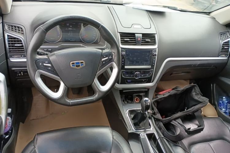 Used Geely Auto Emgrand 2016 Sedan 1.5L Manual Upward Edition Center Console