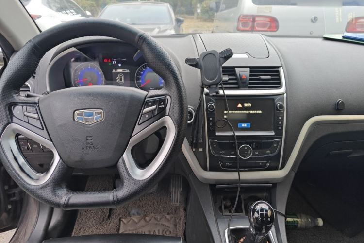 Used Geely Auto Emgrand 2016 Sedan 1.5L Manual Upward Edition Center Console