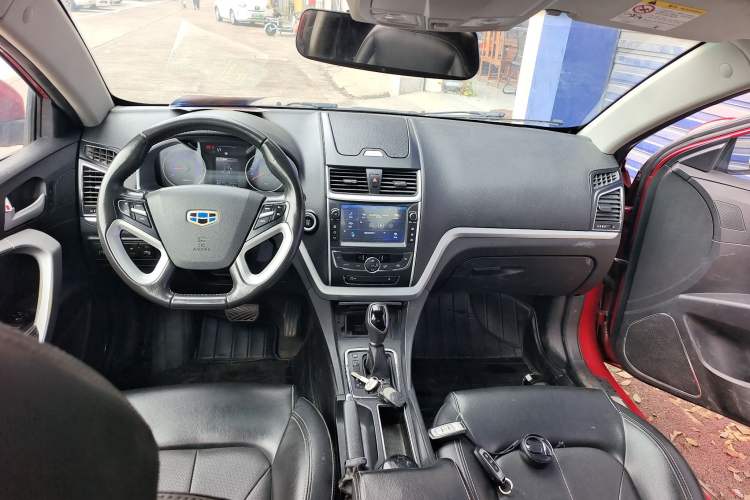 Used Geely Auto Emgrand 2016 Sedan 1.5L CVT Upward Version Center Console