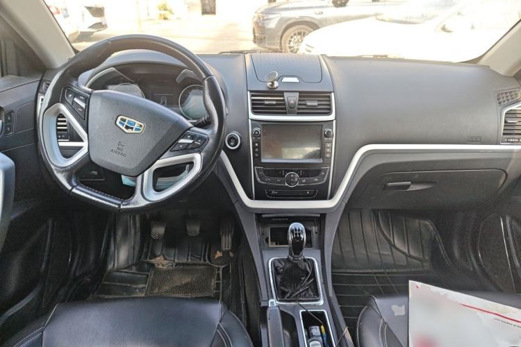 Used Geely Auto Emgrand 2016 Sedan 1.5L Manual Upward Edition Center Console