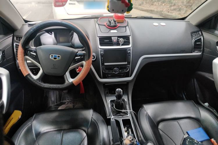 Used Geely Auto Emgrand 2016 Sedan 1.5L Manual Upward Edition Center Console