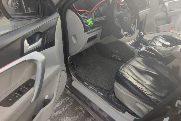 Used Geely Auto Emgrand 2016 Sedan 1.5L Manual Luxury Model Driver Seat