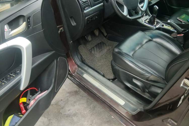 Used Geely Auto Emgrand 2016 Sedan 1.5L Manual Upward Edition Driver Seat