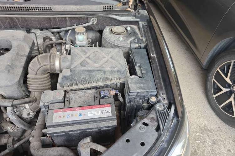 Used Geely Auto Emgrand 2016 Sedan 1.5L CVT Upward Version Engine Bay Left