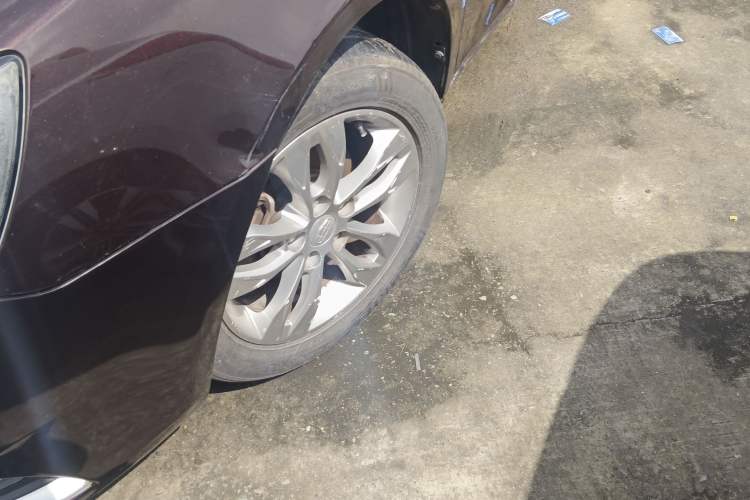 Used Geely Auto Emgrand 2016 Sedan 1.5L CVT Upward Version Exterior 4