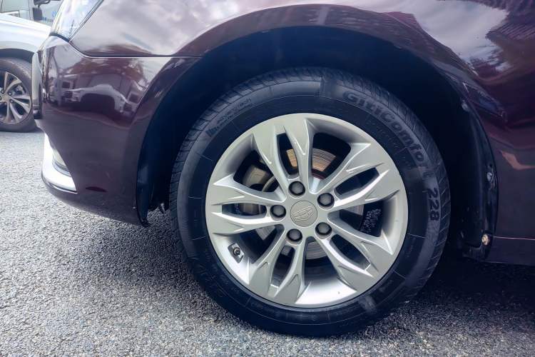 Used Geely Auto Emgrand 2016 Sedan 1.5L Manual Upward Edition Exterior 6