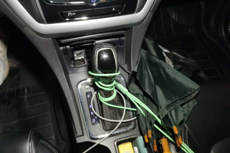 Used Geely Auto Emgrand 2016 Sedan 1.5L CVT Upward Version Gear Lever