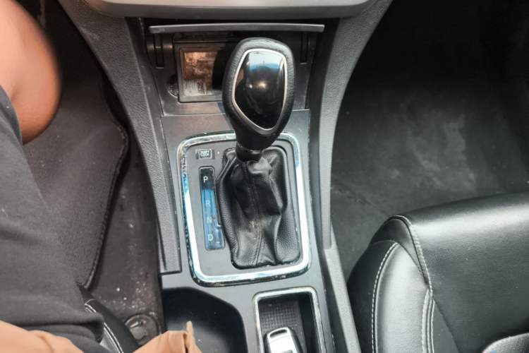 Used Geely Auto Emgrand 2016 Sedan 1.5L CVT Upward Version Gear Lever