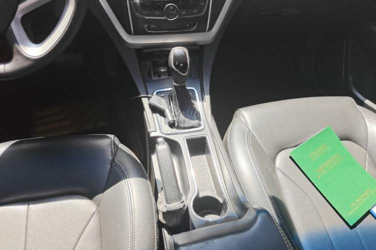 Used Geely Auto Emgrand 2016 Sedan 1.5L CVT Upward Version Gear Lever
