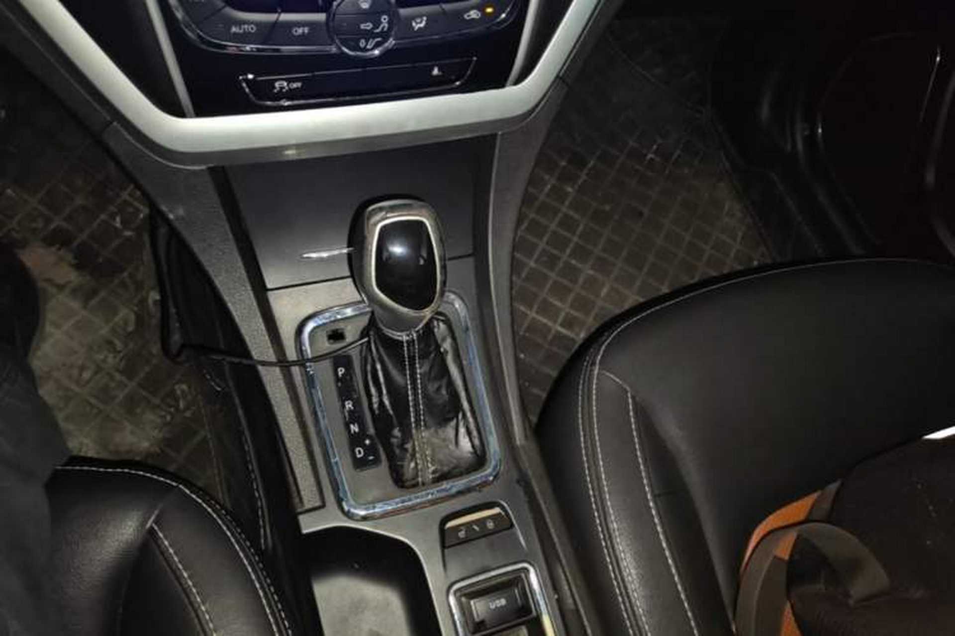Used Geely Auto Emgrand 2016 Hatchback RS 1.3T CVT Top-Tier Version Gear Lever