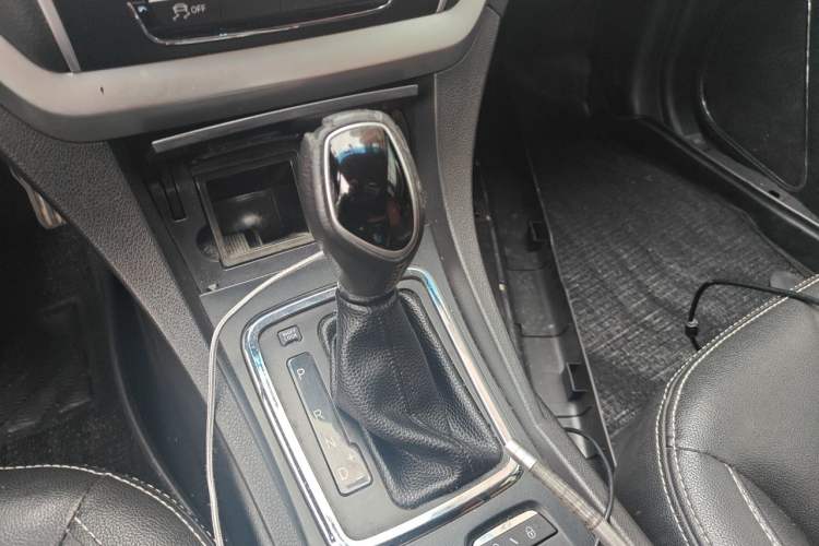 Used Geely Auto Emgrand 2016 Hatchback RS 1.5L CVT Upward Edition Gear Lever