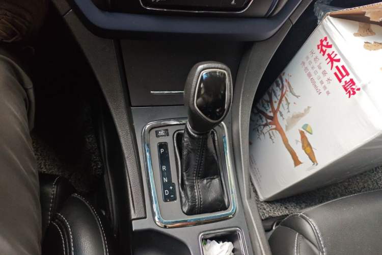Used Geely Auto Emgrand 2016 Sedan 1.3T CVT Prestige Model Gear Lever