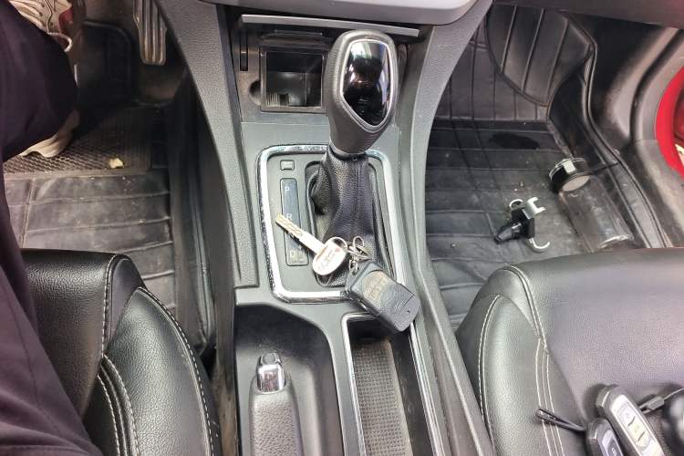 Used Geely Auto Emgrand 2016 Sedan 1.5L CVT Upward Version Gear Lever