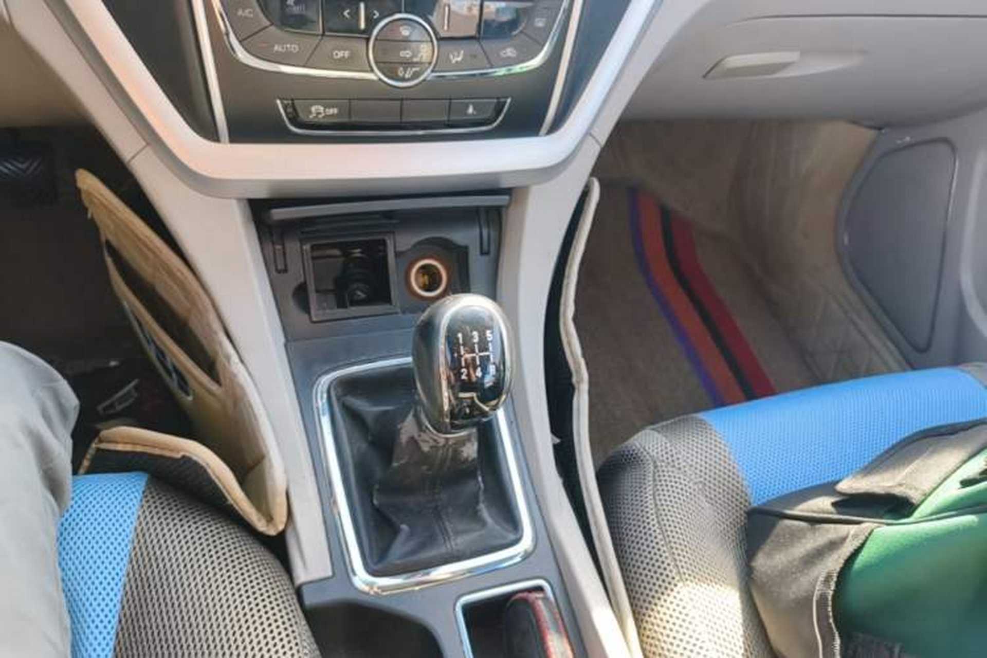 Used Geely Auto Emgrand 2016 Sedan 1.5L Manual Fashion Edition Gear Lever