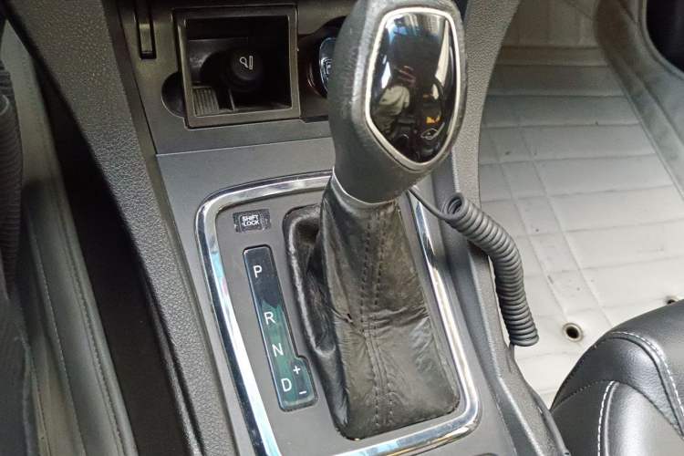 Used Geely Auto Emgrand 2016 Sedan 1.3T CVT Upward Edition Gear Lever