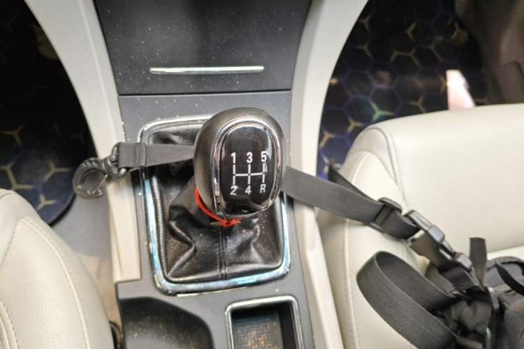 Used Geely Auto Emgrand 2016 Sedan 1.5L Manual Luxury Model Gear Lever