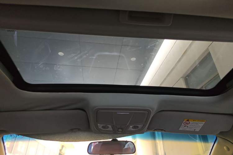 Used Geely Auto Emgrand 2016 Sedan 1.5L CVT Upward Version Headliner