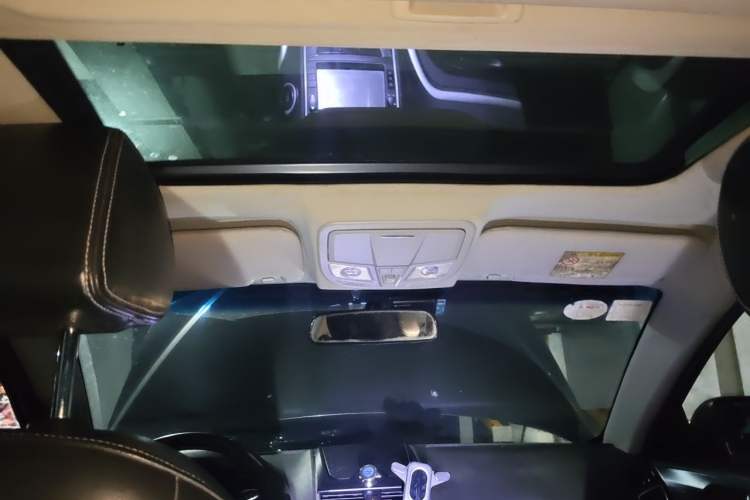 Used Geely Auto Emgrand 2016 Sedan 1.3T Manual Upward Edition Headliner