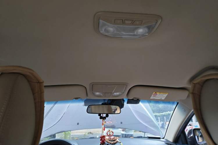 Used Geely Auto Emgrand 2016 Sedan 1.5L Manual Luxury Model Headliner