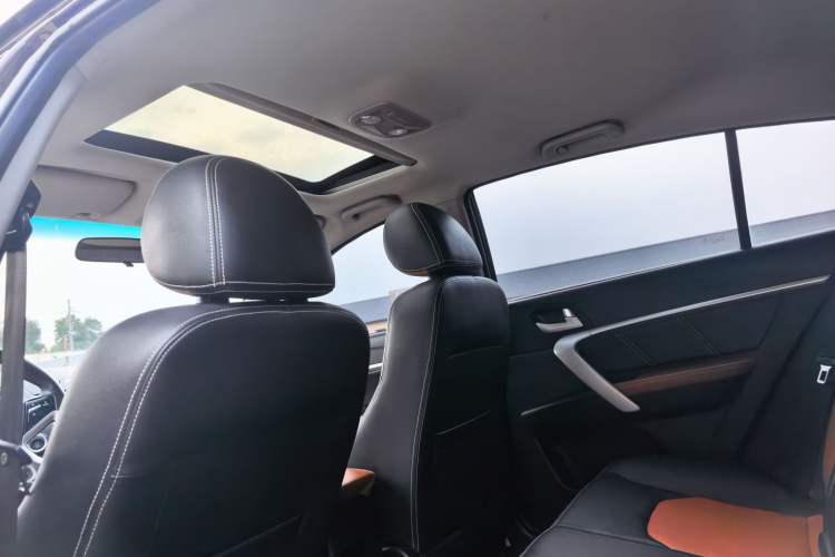 Used Geely Auto Emgrand 2016 Hatchback RS 1.5L Manual - Upward Edition Headliner