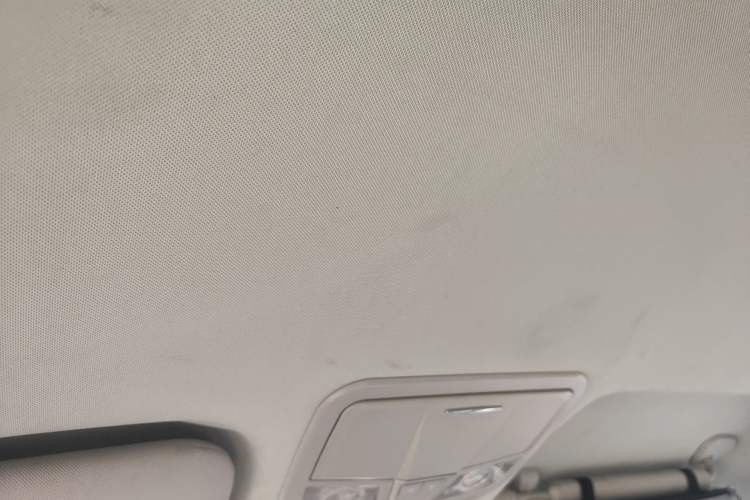 Used Geely Auto Emgrand 2016 Sedan 1.5L Manual Luxury Model Headliner