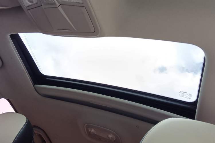 Used Geely Auto Emgrand 2016 Hatchback RS 1.5L Manual - Upward Edition Headliner