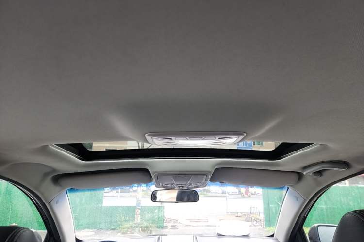 Used Geely Auto Emgrand 2016 Sedan 1.3T CVT Upward Edition Headliner