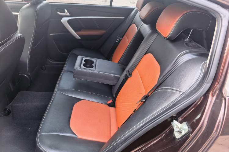 Used Geely Auto Emgrand 2016 Hatchback RS 1.5L Manual - Upward Edition Interior 1
