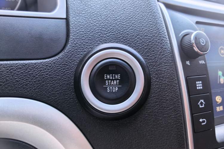 Used Geely Auto Emgrand 2016 Hatchback RS 1.5L Manual - Upward Edition Interior 4