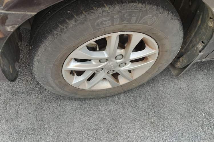 Used Geely Auto Emgrand 2016 Sedan 1.5L Manual Luxury Model Left Front Wheel Hub