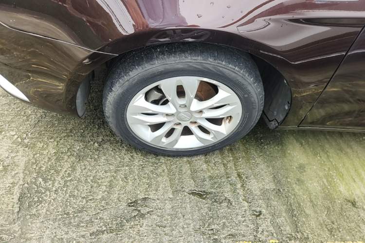 Used Geely Auto Emgrand 2016 Sedan 1.3T CVT Upward Edition Left Front Wheel Hub