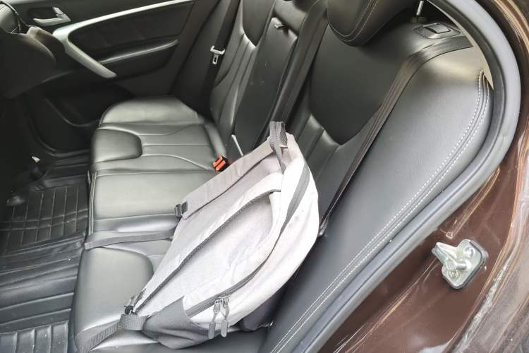Used Geely Auto Emgrand 2016 Sedan 1.5L Manual Upward Edition Left Rear Seat